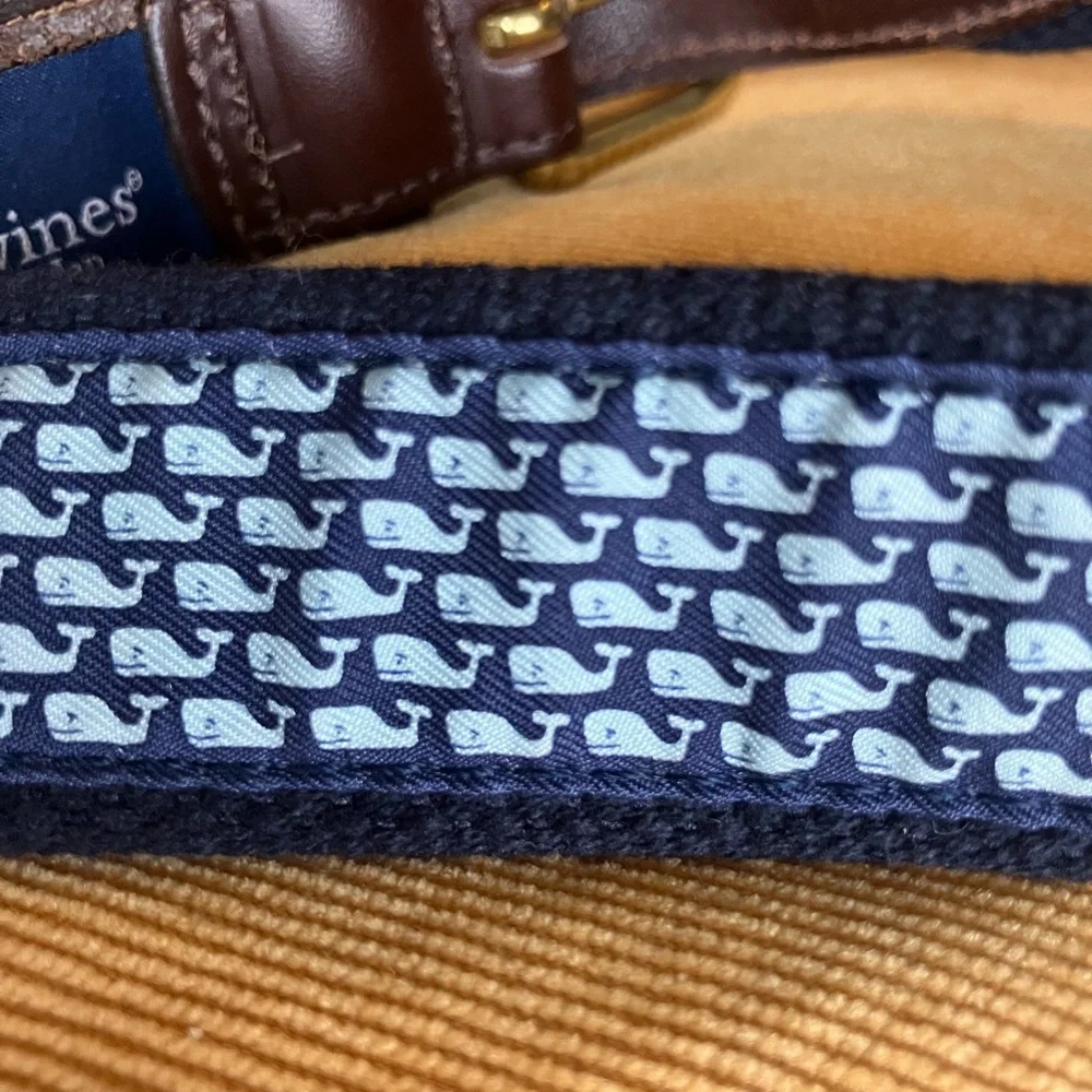 Vineyard Vines Micro whale canvas club belt in nautical blue